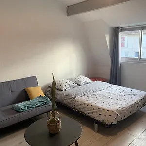  Appartement Joli Studio Avec Garage Prive
