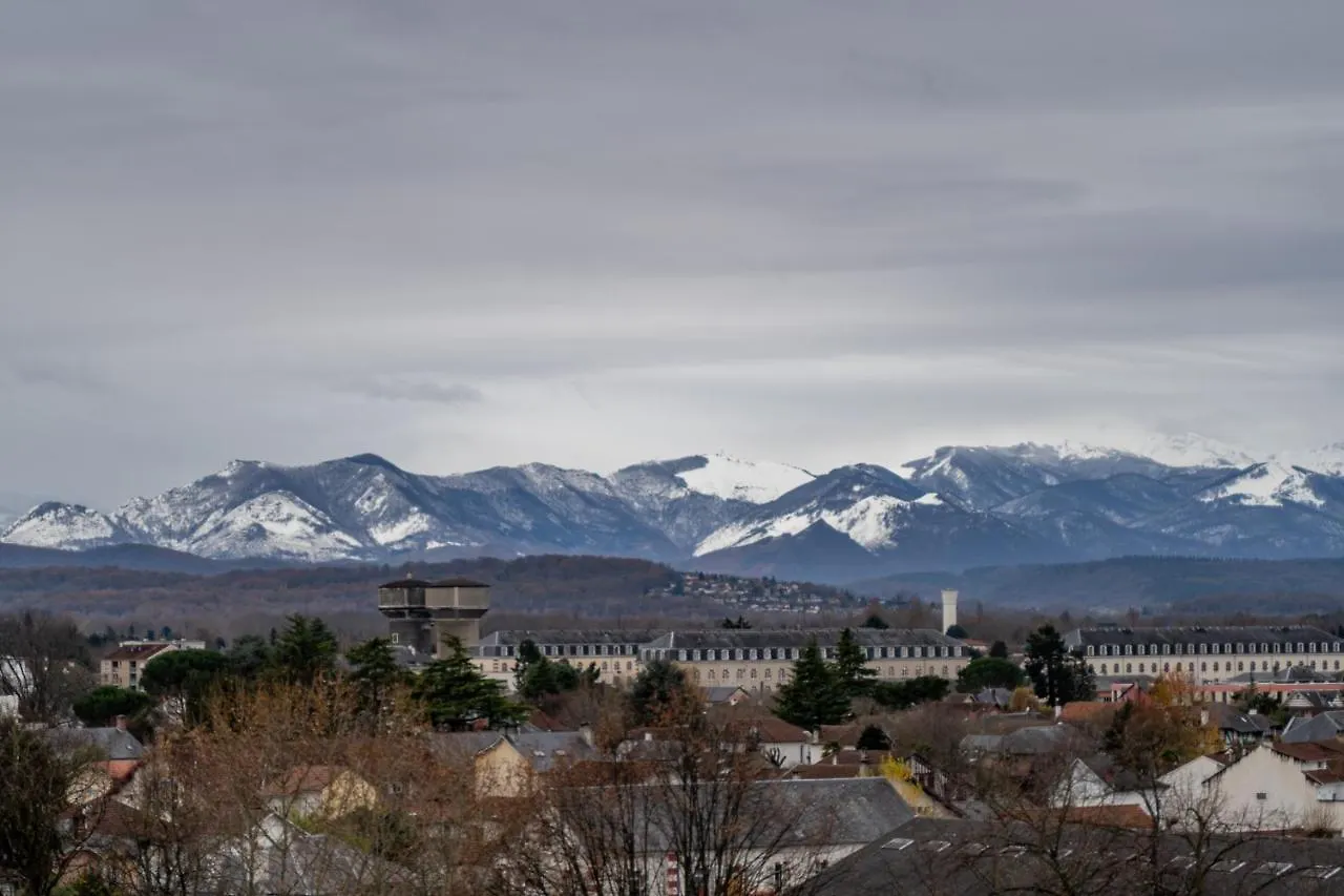Appartement Cap Sud - 53M2- Vue Pyrenees- Hypercentre-Wifi Fibre -Nouvelle Literie à Tarbes France