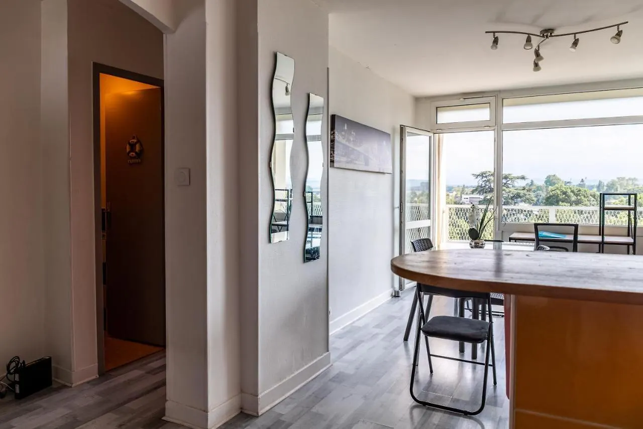 Appartement Cap Sud - 53M2- Vue Pyrenees- Hypercentre-Wifi Fibre -Nouvelle Literie à Tarbes